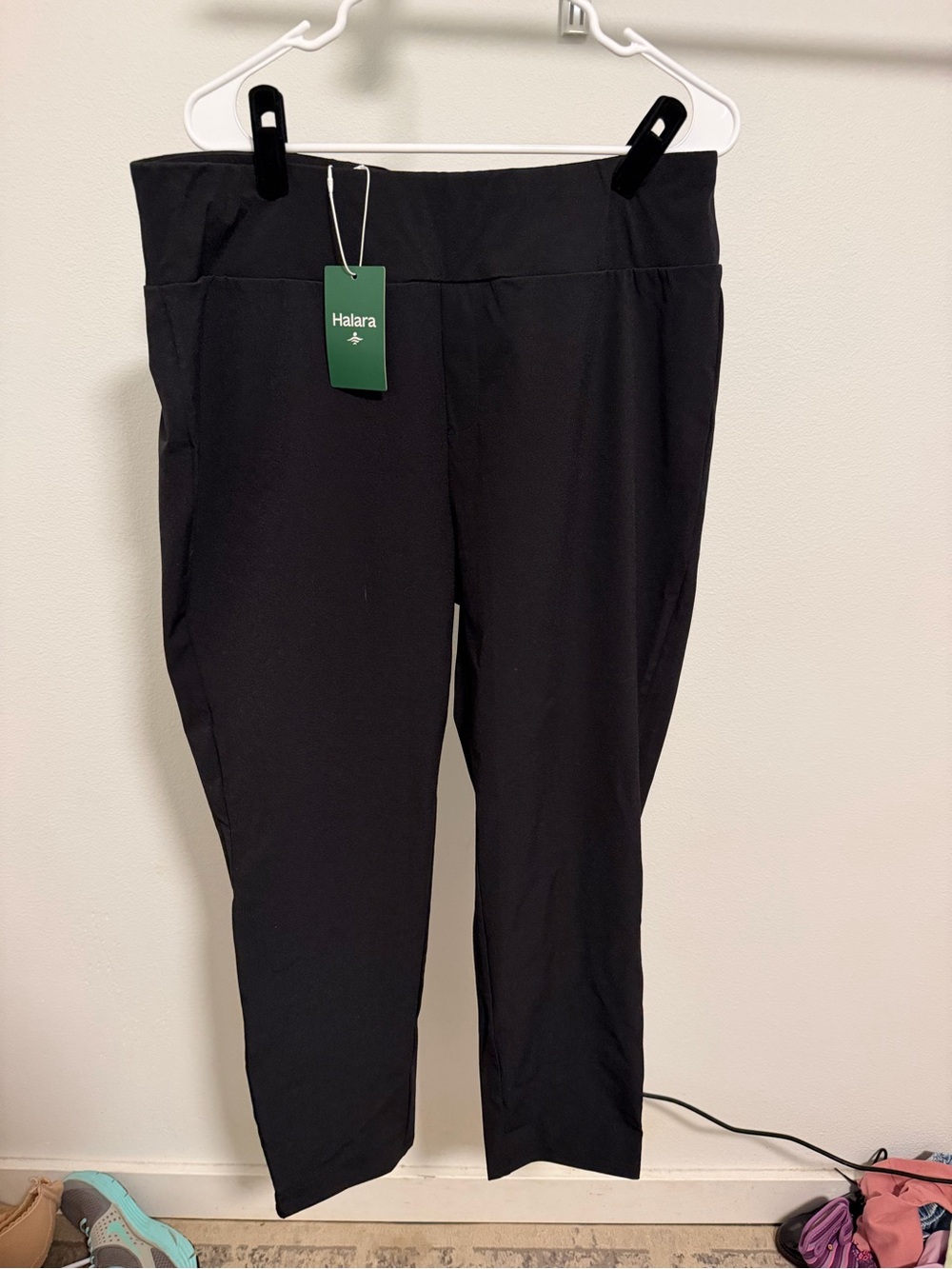 HALARA Black Ankle Ponte Pants - High Waist Cropped